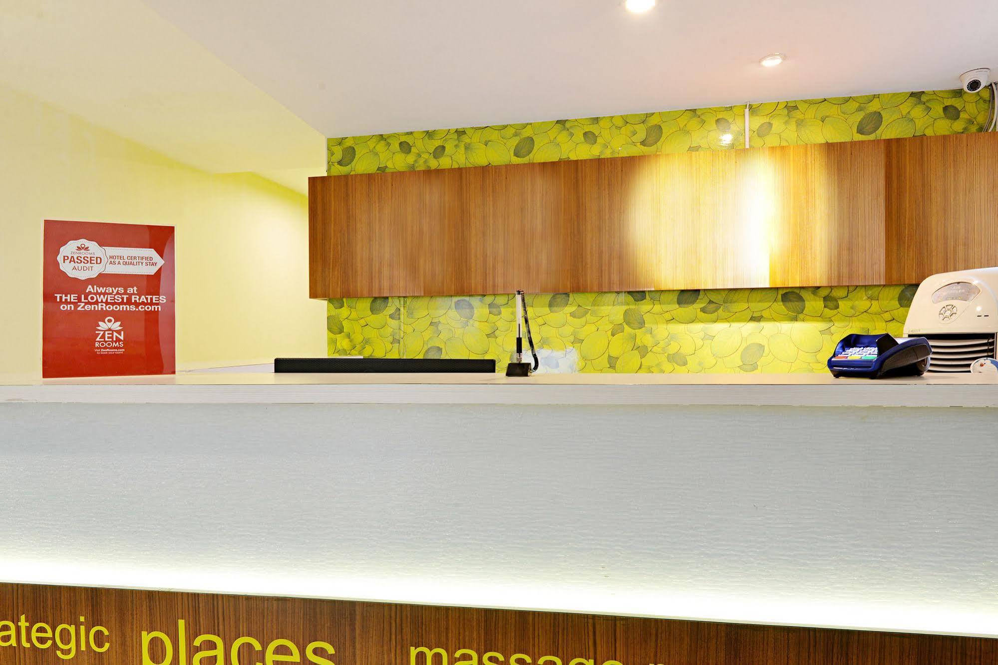 Zen Rooms Basic Tangerang Aeropolis Ngoại thất bức ảnh