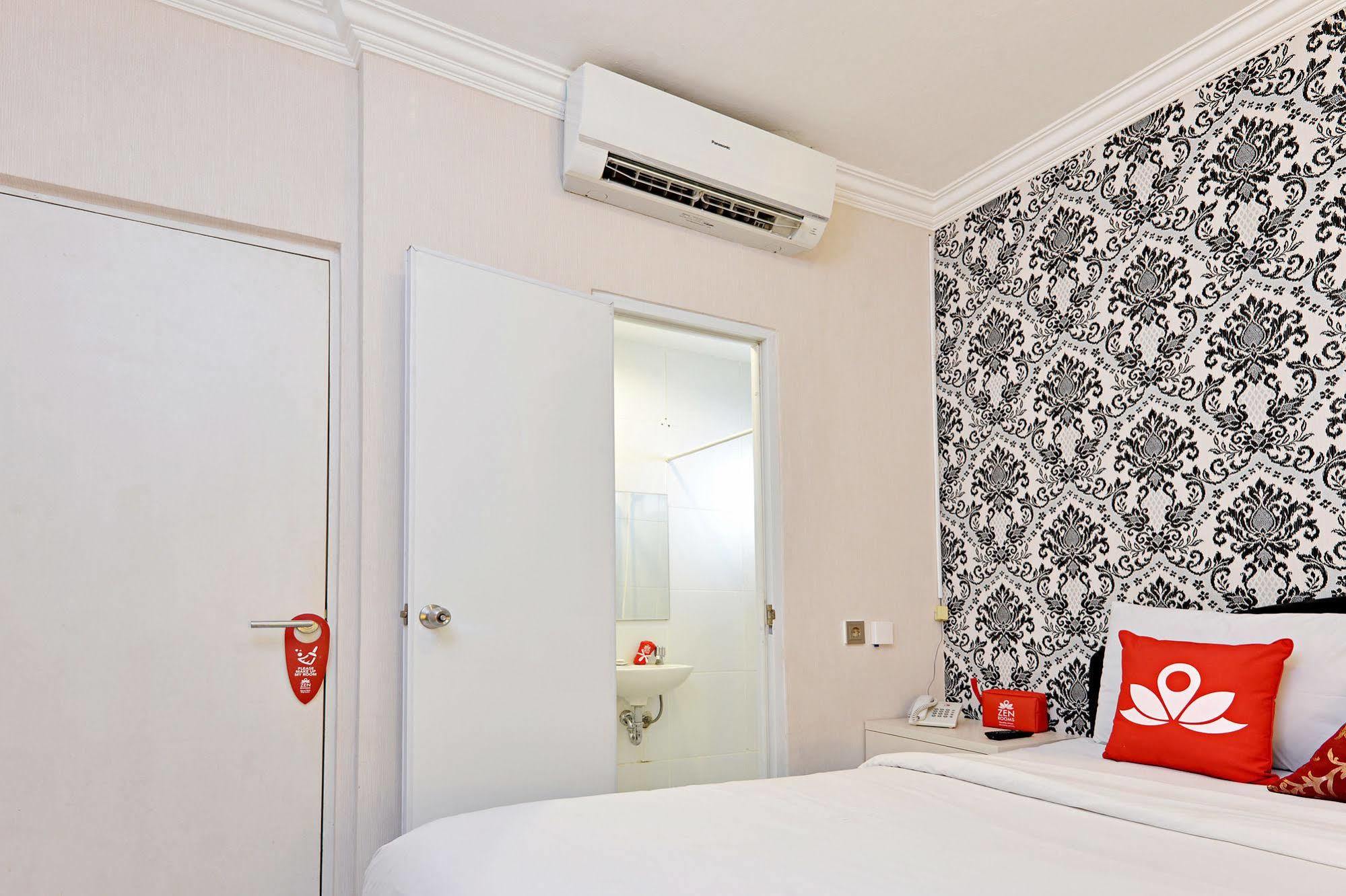 Zen Rooms Basic Tangerang Aeropolis Ngoại thất bức ảnh